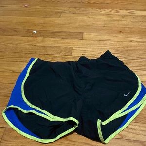 Black Nike shorts